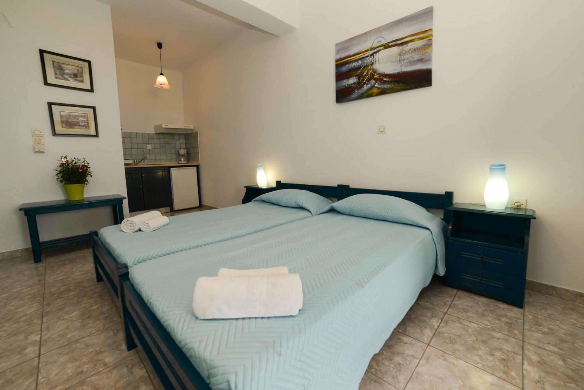 Hotel Dina - Ξενοδοχείο Ντινα Plati  Bilik gambar